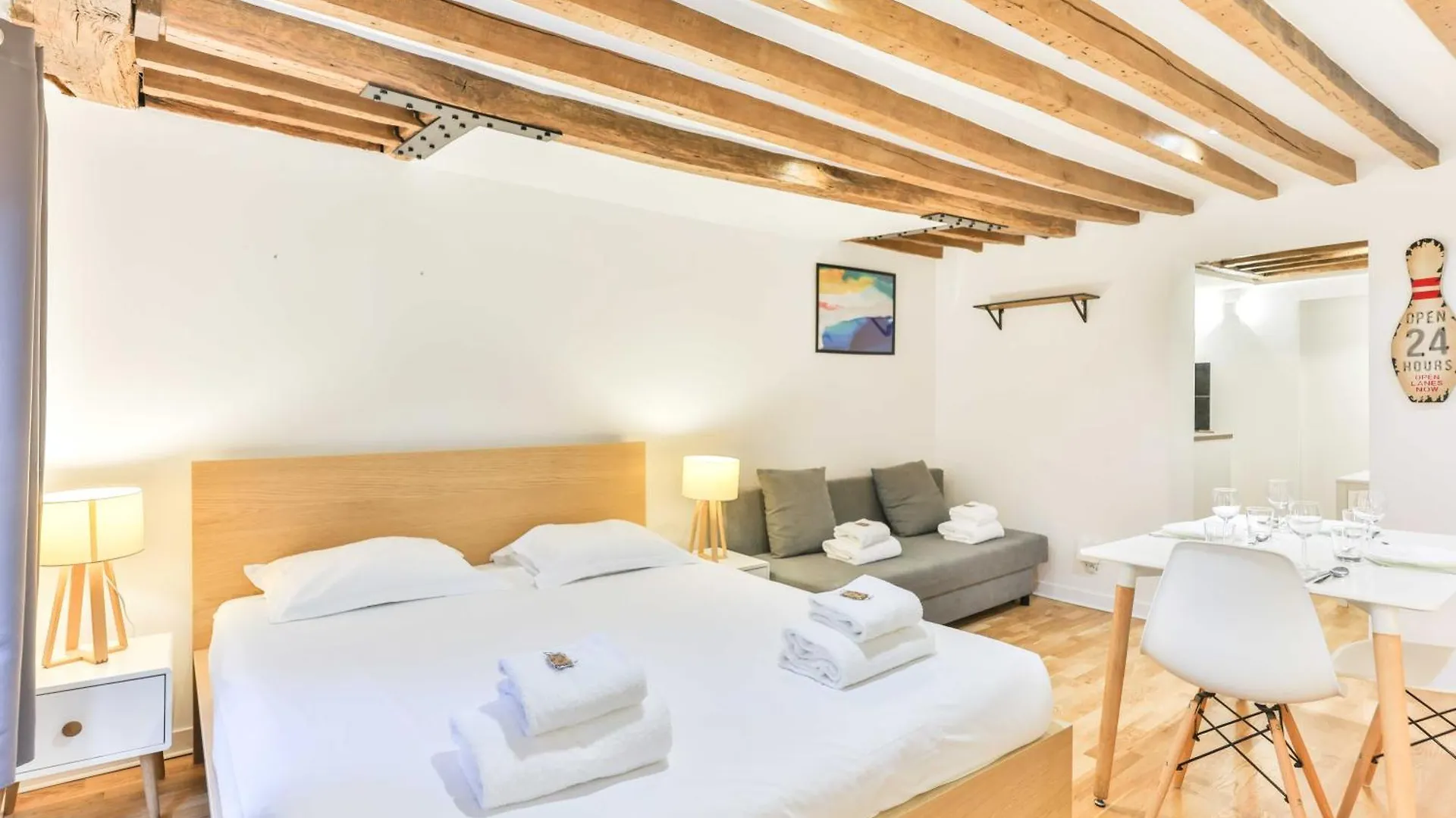 Dazzling Studio Caire